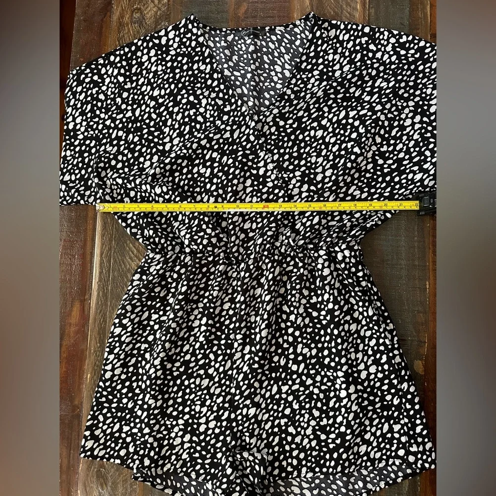 Pretty Garden Women’s L Black & White Dot Print Short Sleeve Romper | SKU 0431